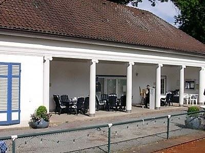 Säulenportal am Tennisheim 